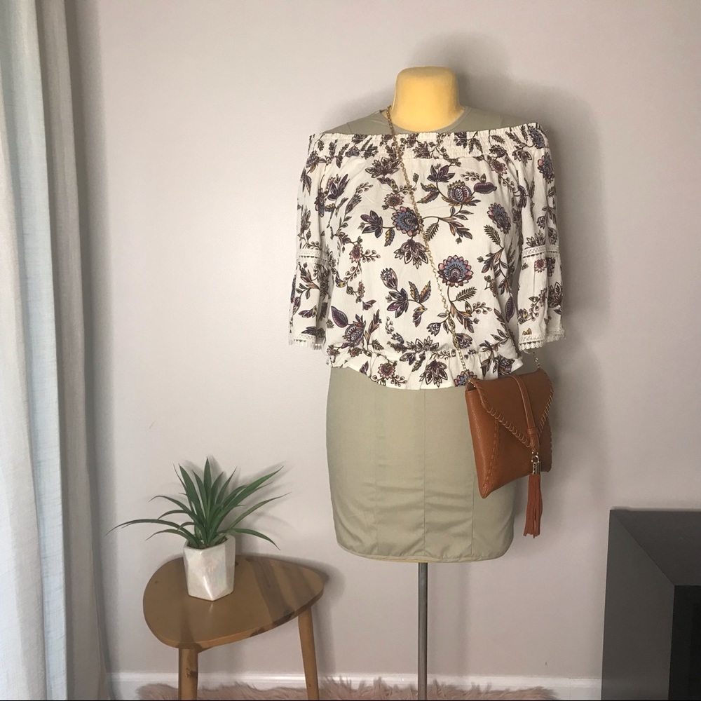 Off-the-shoulder floral crop top